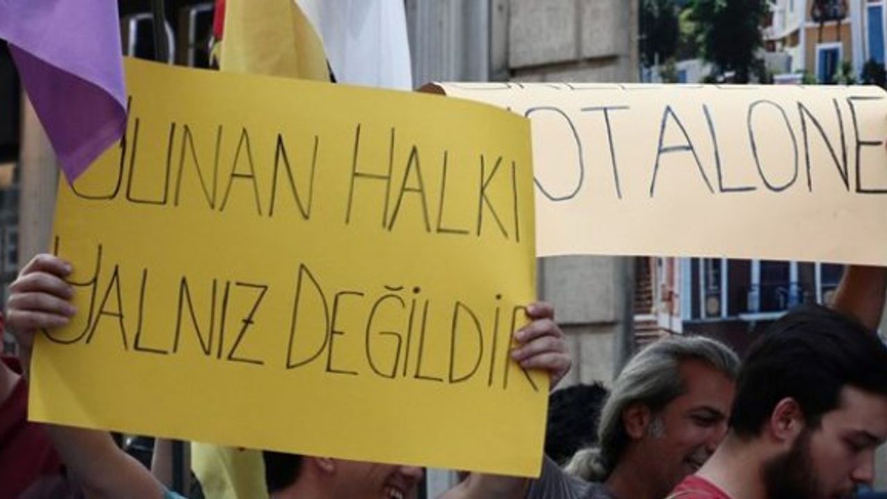 İstiklal Caddesi'nde Tsipras hükümetine destek eylemi