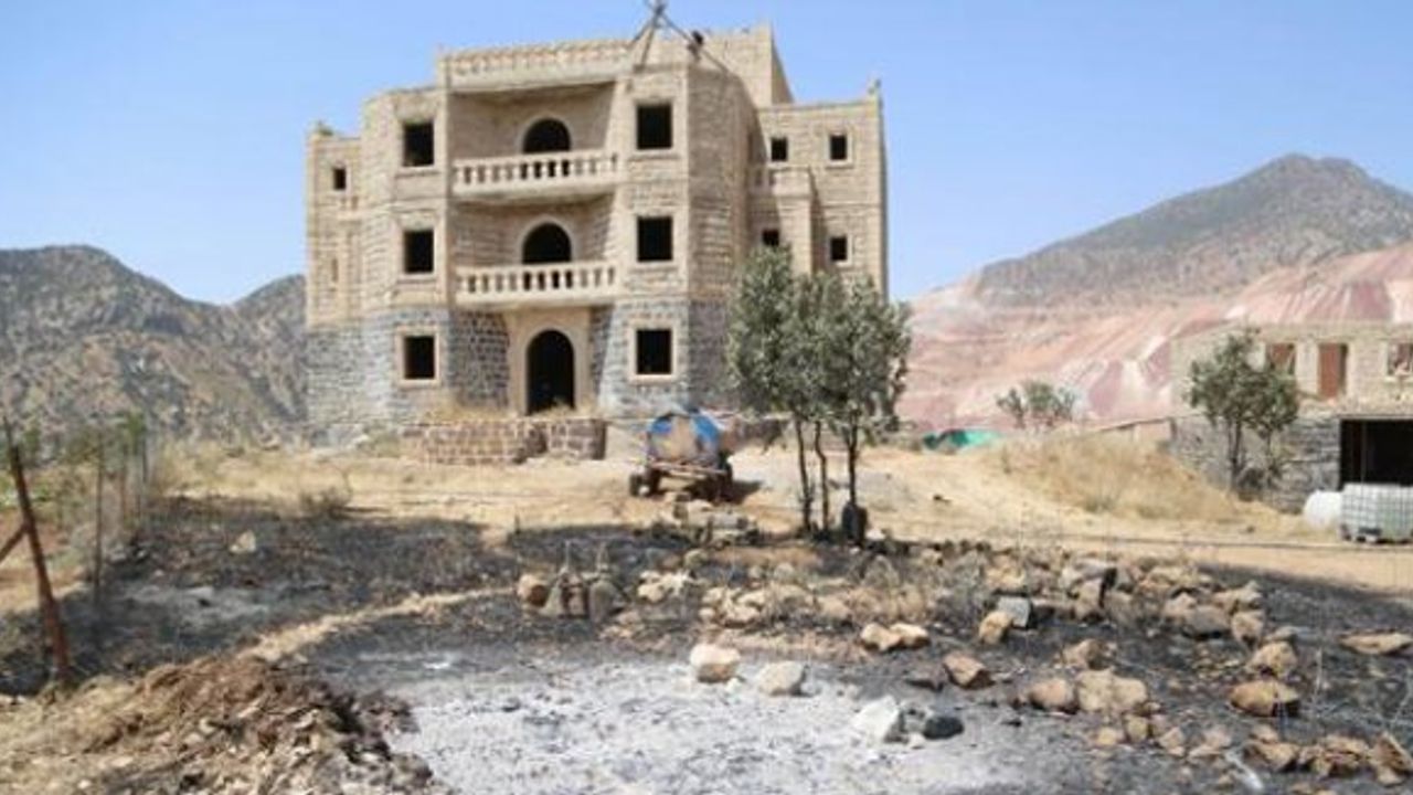 Cudi'deki yangında kül olan Asuri köyünden Karatay: 6 yıldır kurmaya çalıştığımız köyü yok ettiler