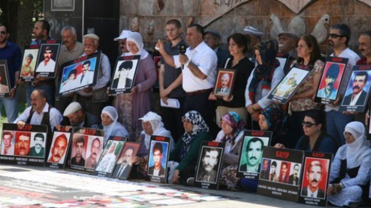 Kayıp yakınları, Erdoğan'a 'Aklını başına al' diye seslendi