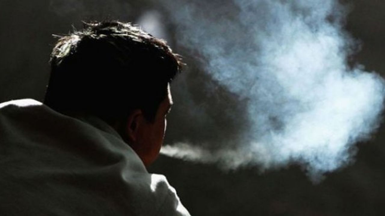 Sigara şizofreni riskini 'artırıyor olabilir'