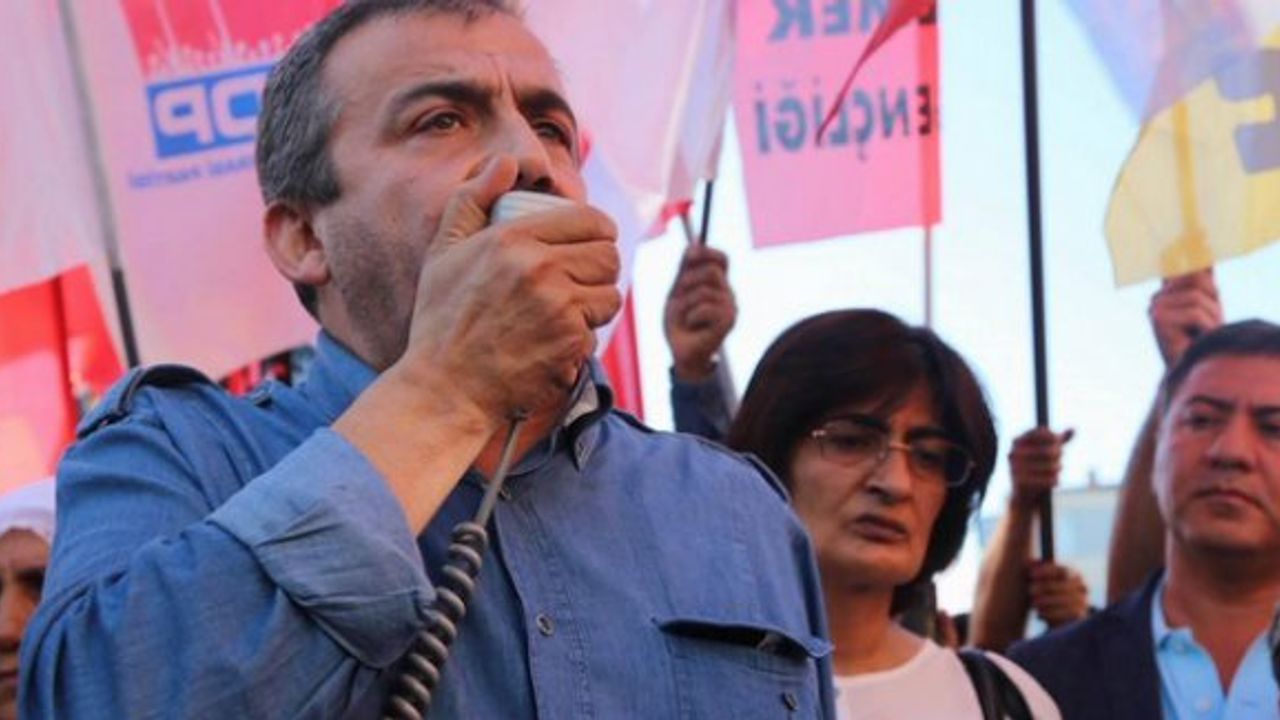 Sırrı Süreyya Önder: Elimiz yakanızda olacak! Devrimciler ölür devrim yaşar