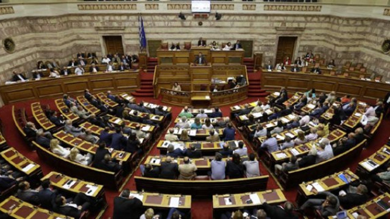 Yunanistan parlamentosu reform tekliflerini kabul etti