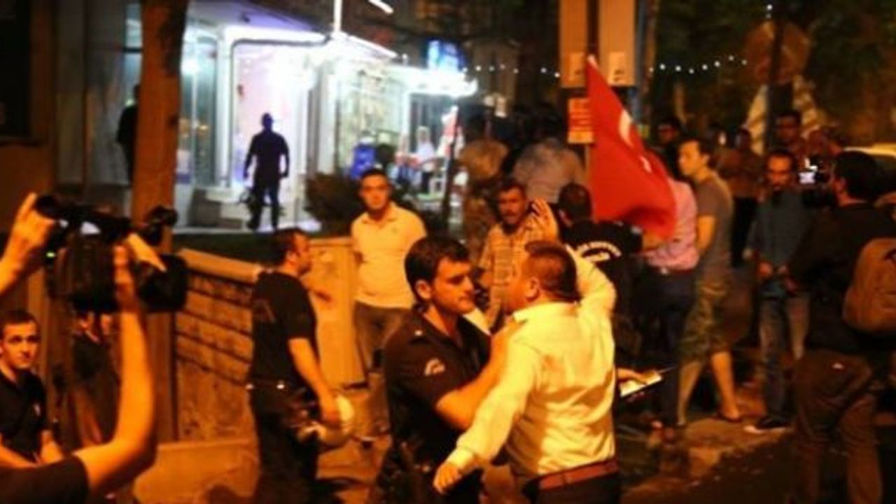 HDP Genel Merkezi'ne saldırı, binayı ateşe verdiler