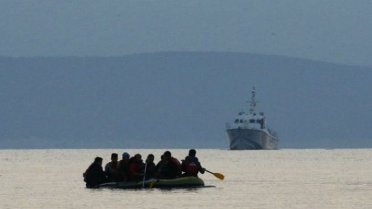 Çanakkale açıklarında göçmen teknesi battı: En az 12 ölü