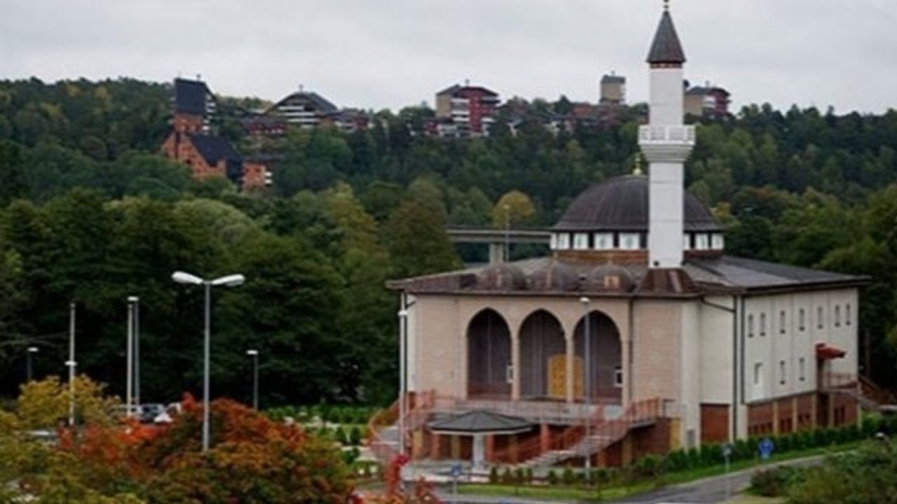 'Eşcinsellik virüstür' vaazı verilen camiye İsveç'ten ceza