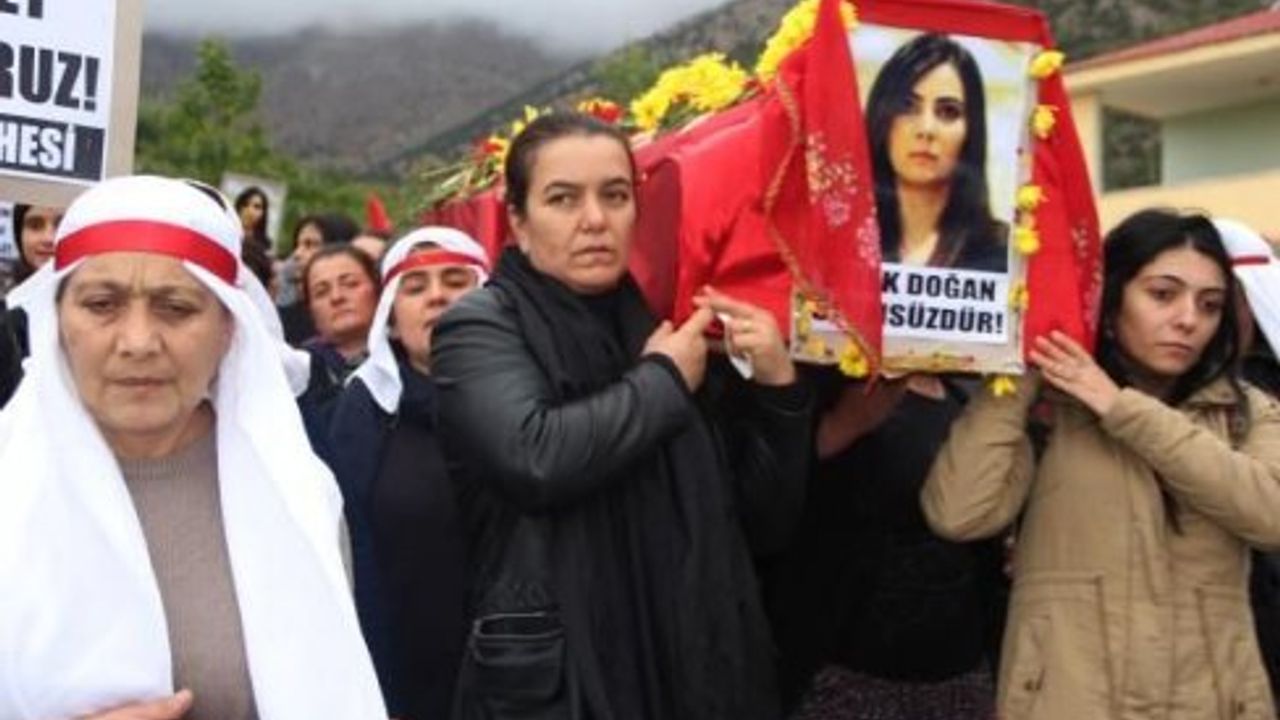 Polis kurşunuyla vurulan Dilek Doğan, Afşin'de son yolculuğuna uğurlandı