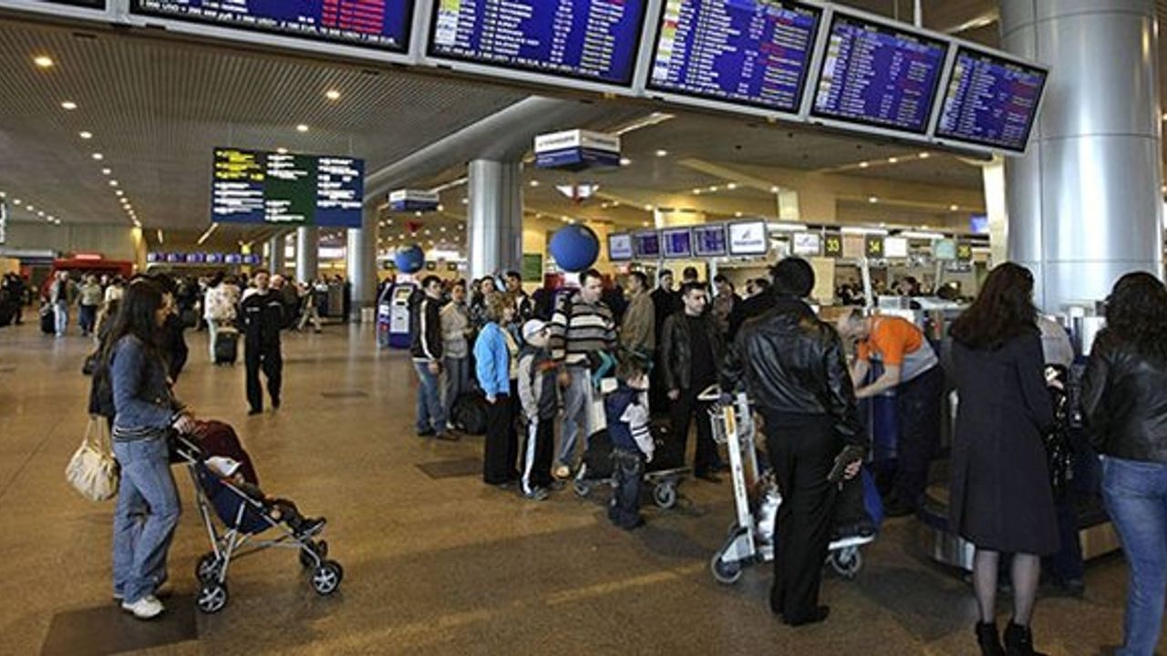 Son iki gündür yaklaşık 40 Türk yolcu Rusya'ya alınmadı