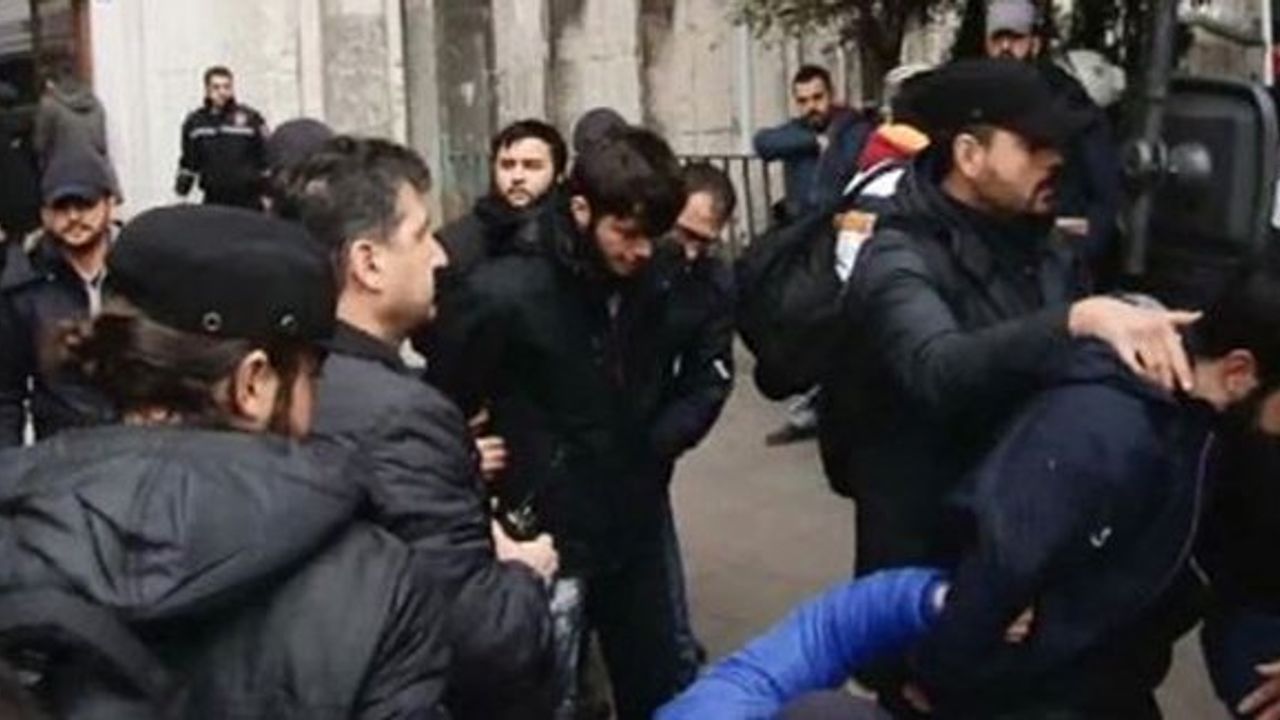 İstanbul Üniversitesi'ne polis girdi: En az 13 gözaltı