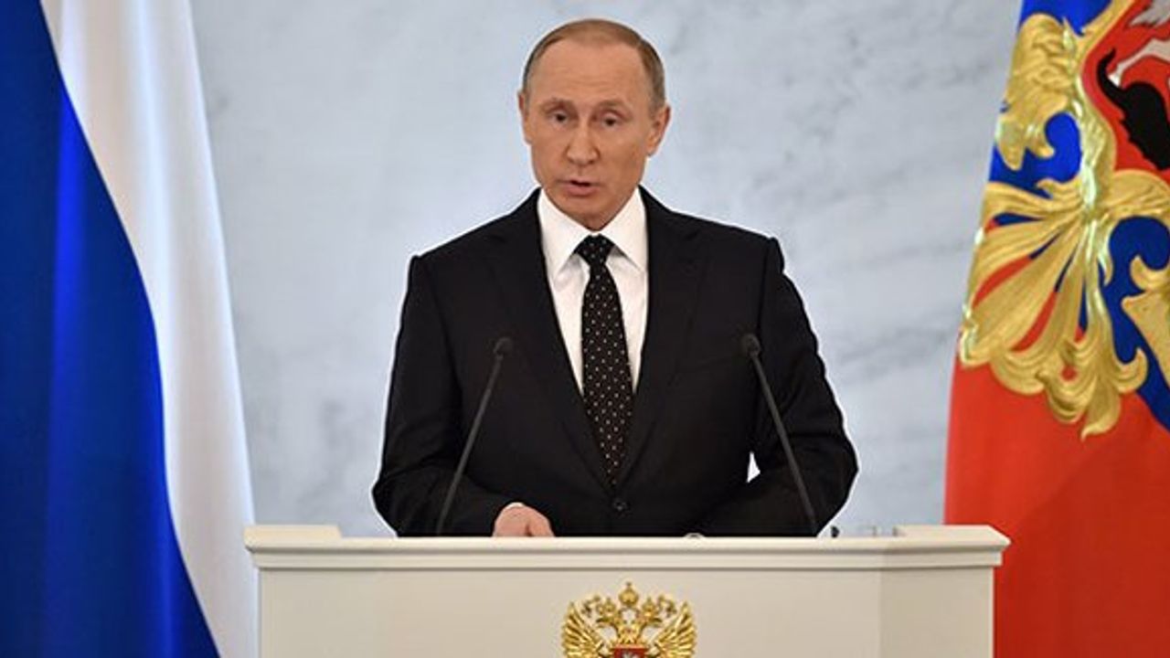Putin: Komünist ve sosyalist düşünceler hoşuma gidiyor