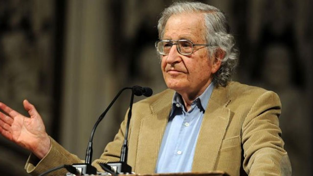 Chomsky, Erdoğan'ı 'katil' olarak niteledi