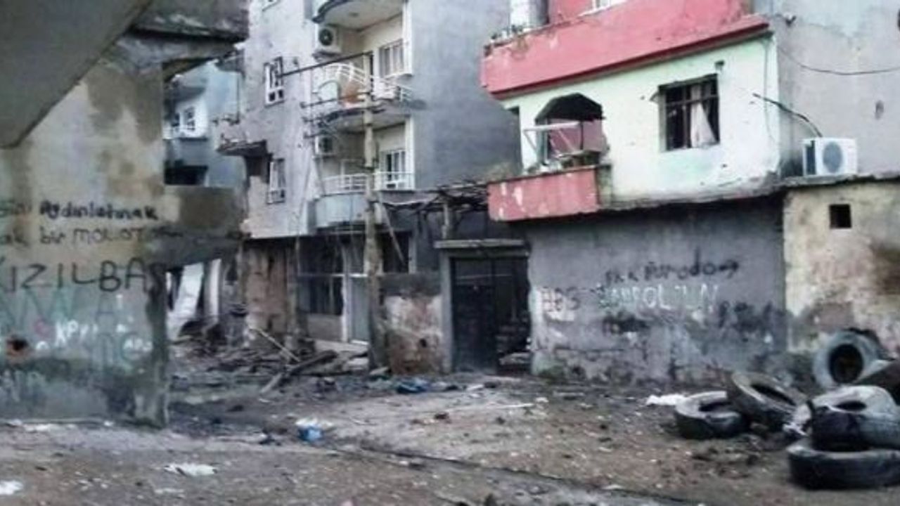 Cizre'de tank atışları evleri kullanılamaz hale getirdi