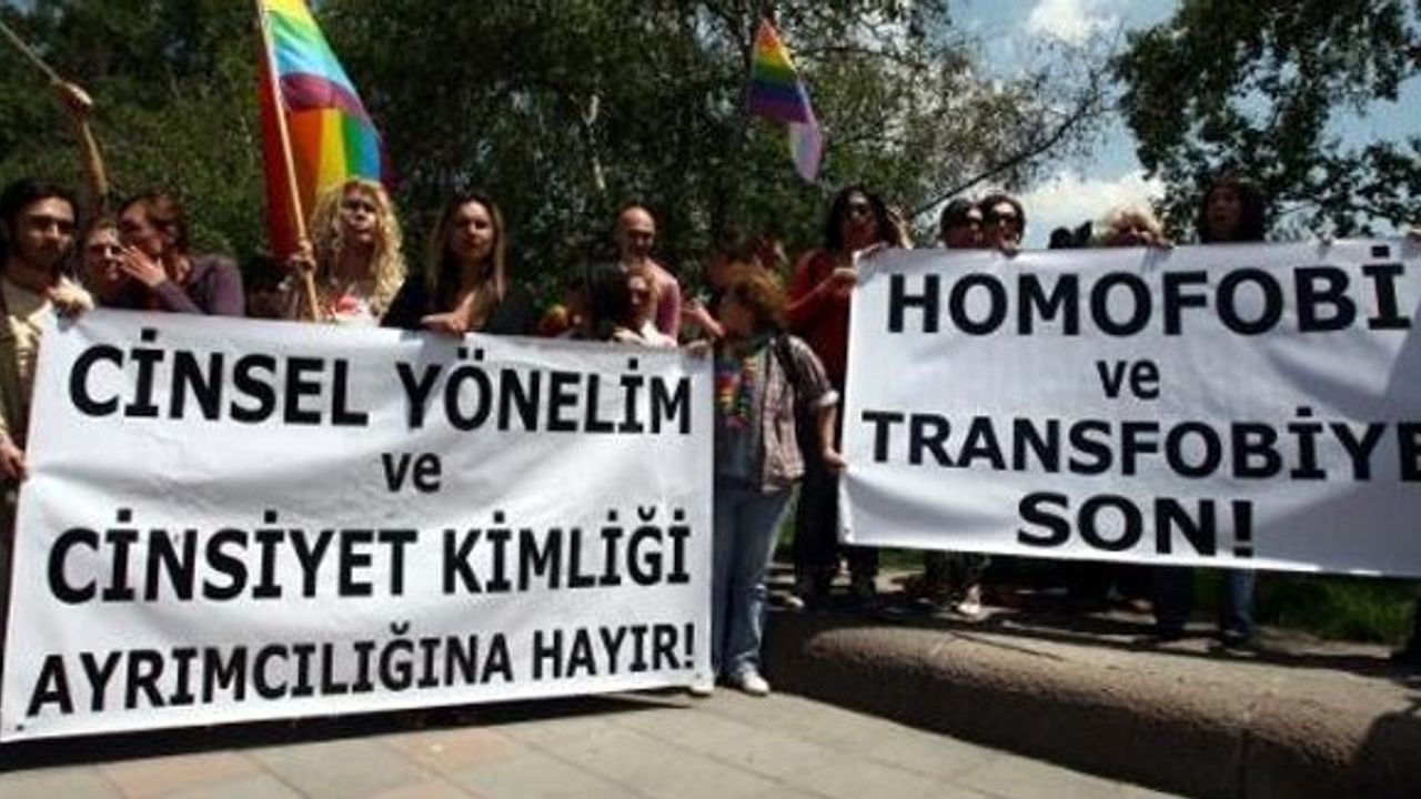 İstanbul'da polisin transfobisi bir gencin mezuniyetini engelledi