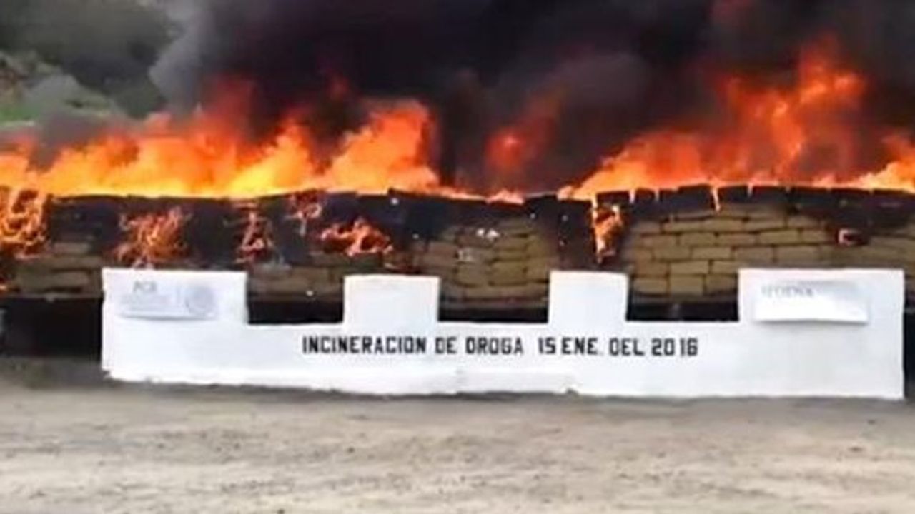 Meksika'da 20 tondan fazla uyuşturucu yakıldı