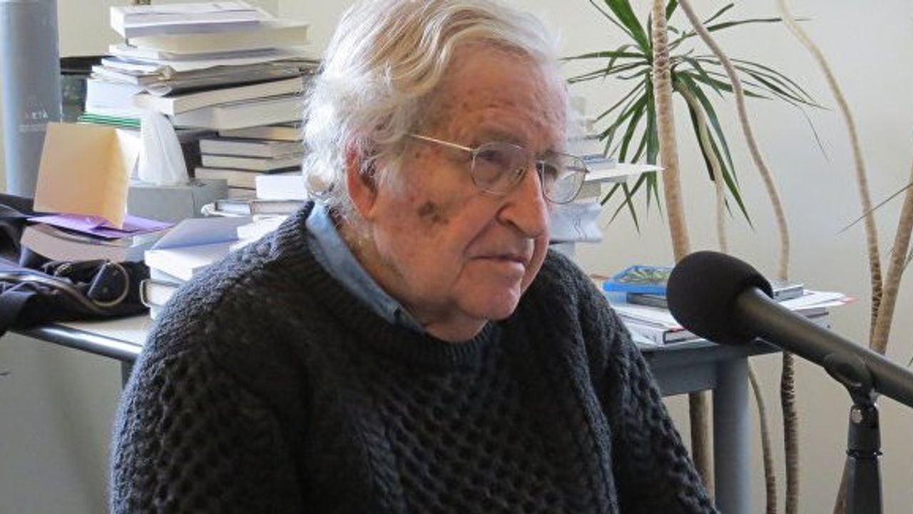 Chomsky: Trump başkan olursa, ‘cenaze çanları çalar’