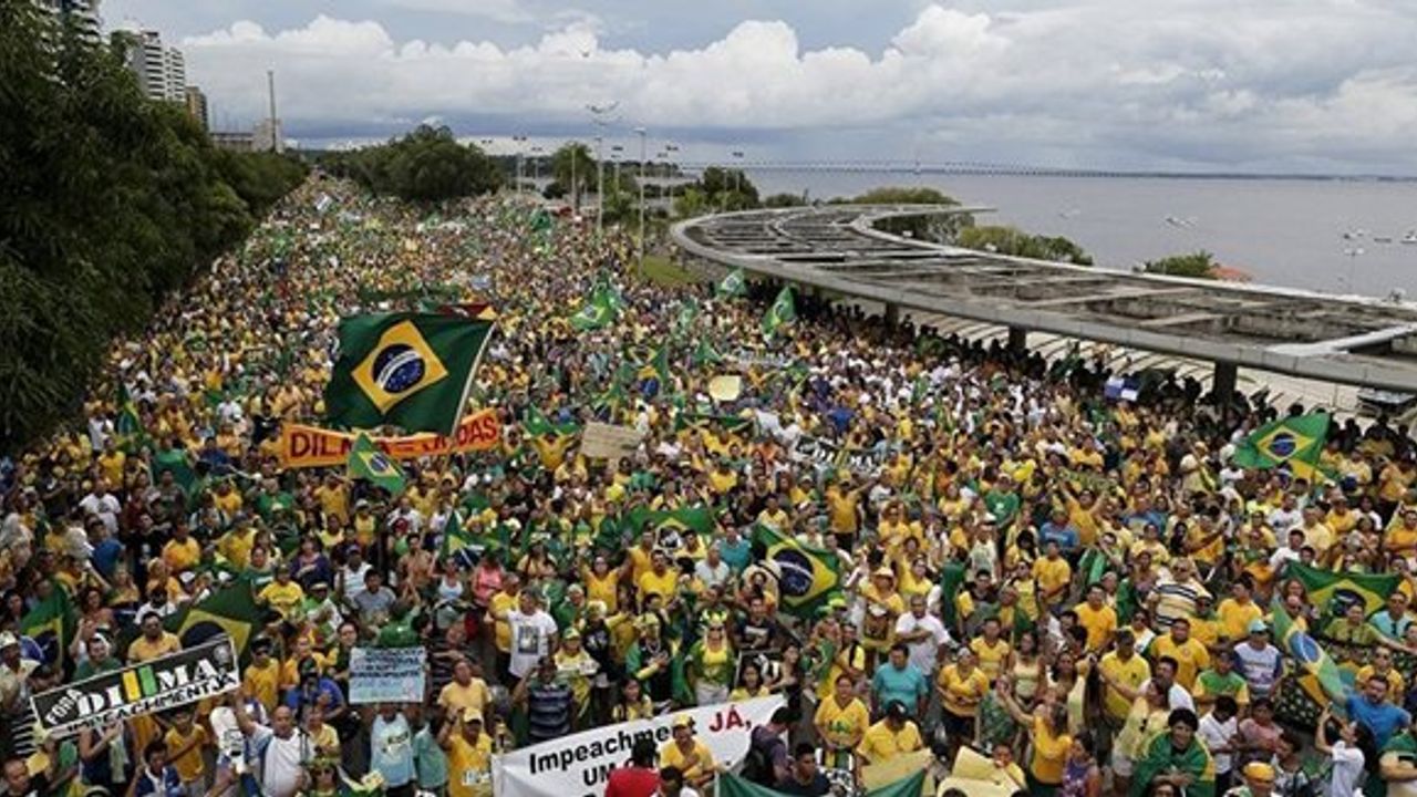 Milyonlarca Brezilyalı, hükümeti istifaya çağırdı