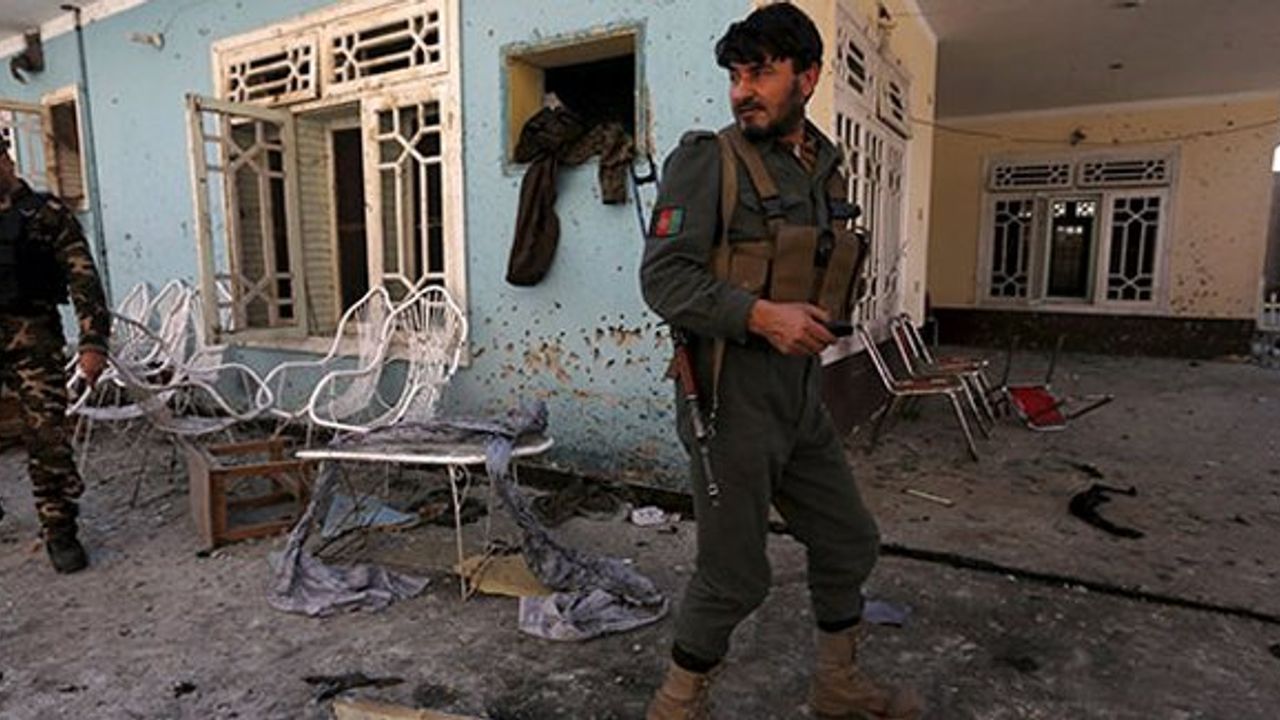 Afganistan’da ABD askeri konvoyuna intihar saldırısı