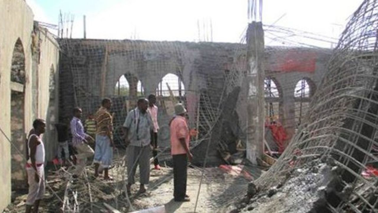 Somali'de cami çöktü: En az 15 ölü