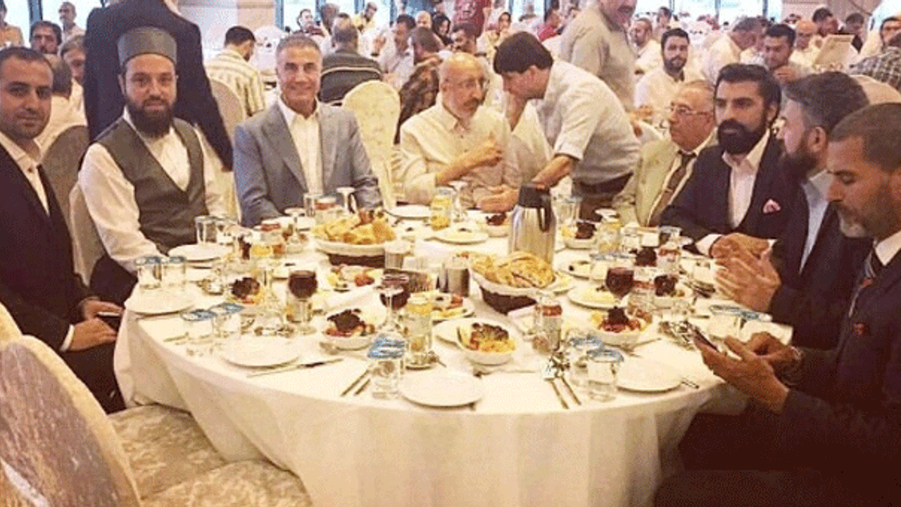 Sedat Peker, Yeni Akit'in iftarında Abdurrahman Dilipak ile yan yana