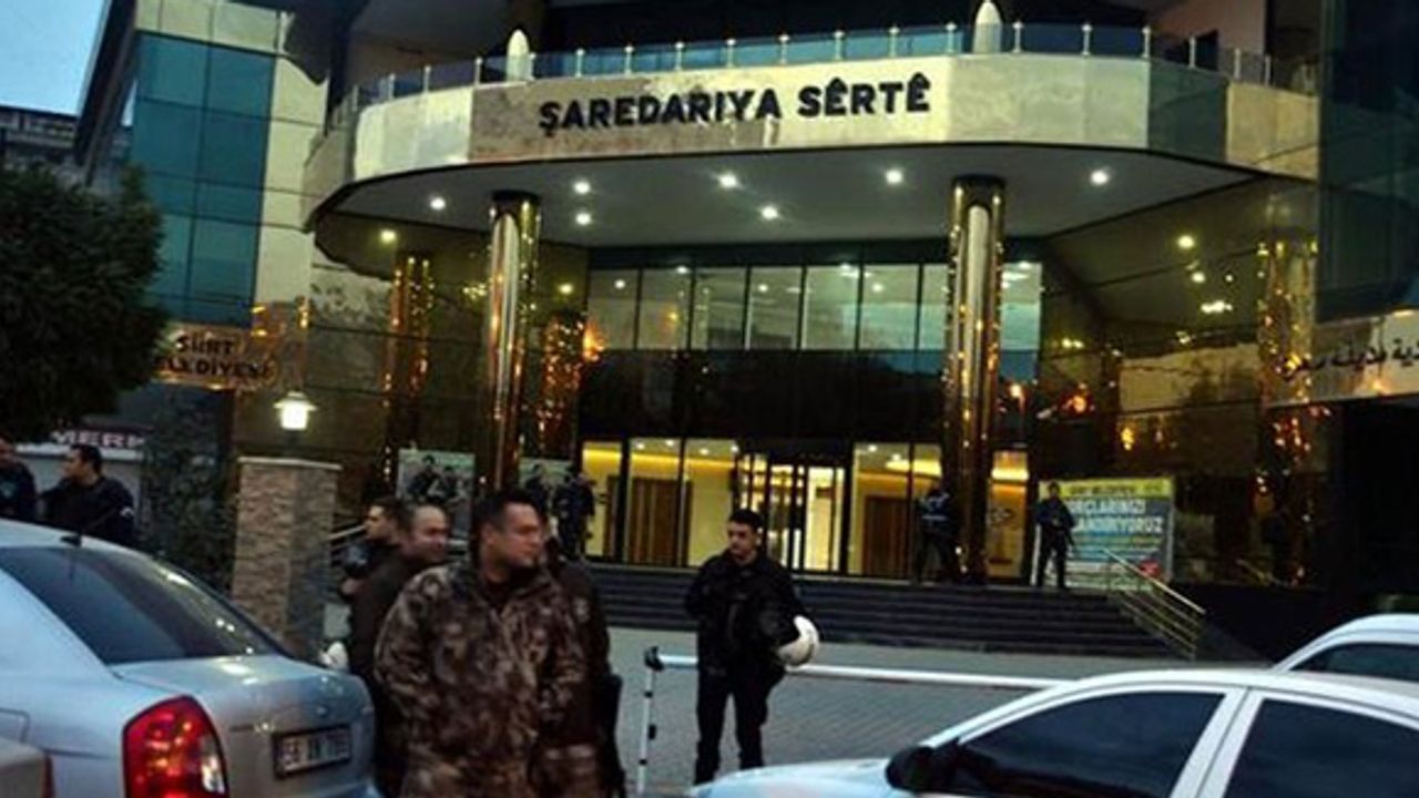 DBP'li Siirt ve Dersim Belediye Başkanları gözaltına alındı