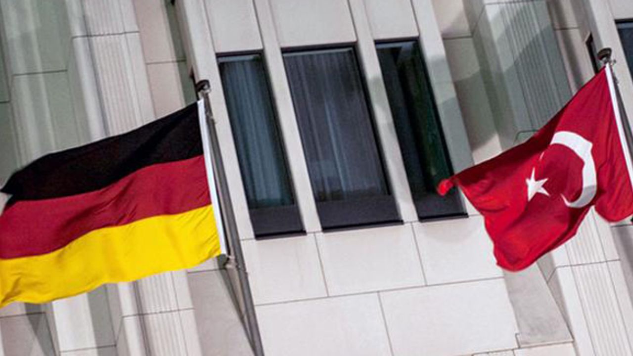 Alman hükümetinde MİT endişesi : İşbirliği sona erdirilsin