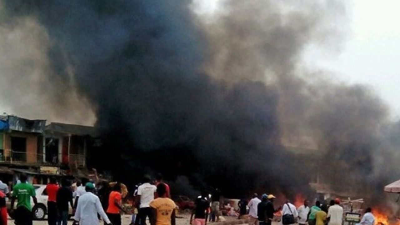 Nijerya savaş uçakları 'yanlışlıkla' mülteci kampı vurdu