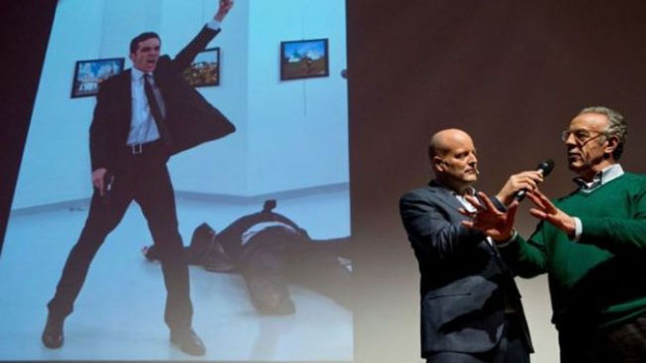 Büyükelçi Karlov suikastı: Yılın Fotoğrafı ödülü jüriyi böldü