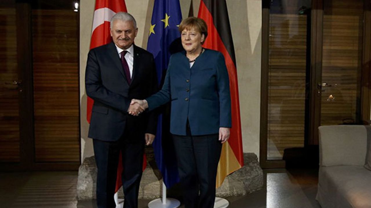 Başbakan Yıldırım ile Merkel telefonda görüştü
