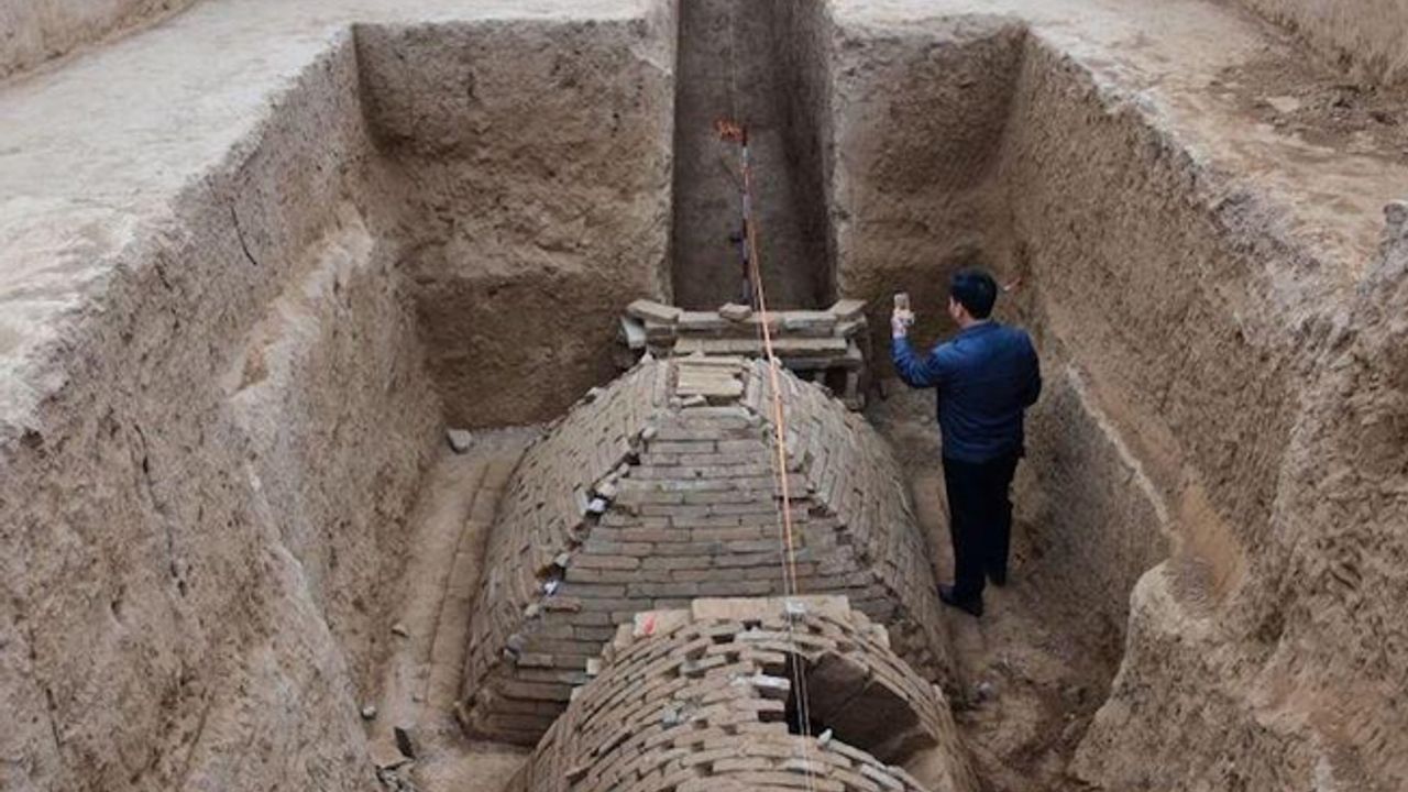 Çin’de piramit şeklinde gizemli bir mezar yapısı bulundu