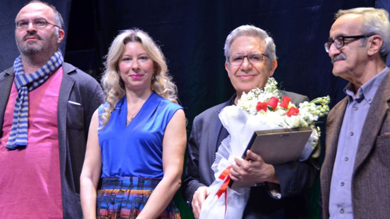Zülfü Livaneli'ye Onur Ödülü