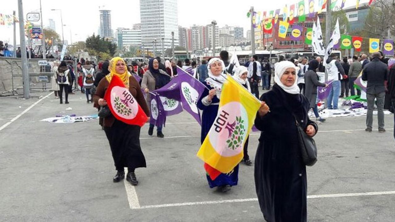 İstanbul'da HDP mitingi başladı: Açlık grevindekiler ve Kemal Kurkut unutulmadı