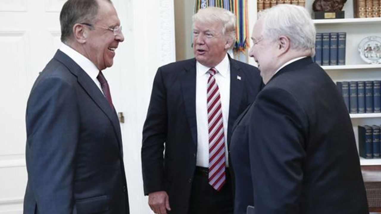Trump, Rusya'yla gizli bilgi paylaşımını doğruladı