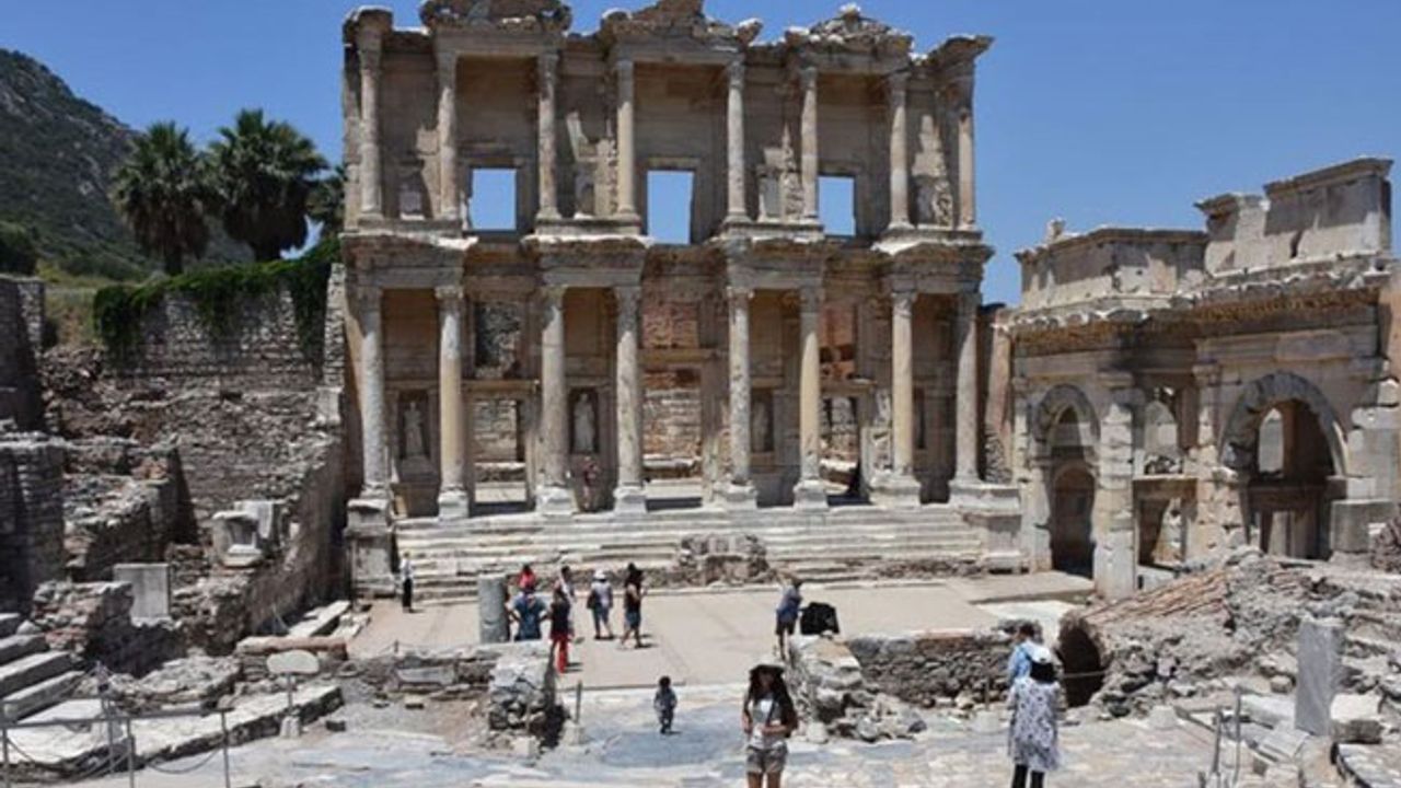Bakanlık'tan, 'Efes'te düğün' açıklaması