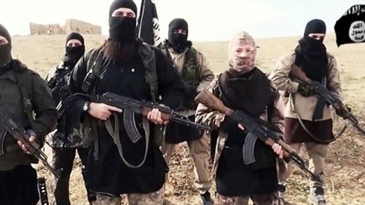 'ABD güçleri, IŞİD'li komutanları tahliye etti' iddiası