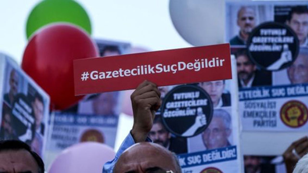 "Türkiye, profesyonel gazeteciler için en büyük hapishane"