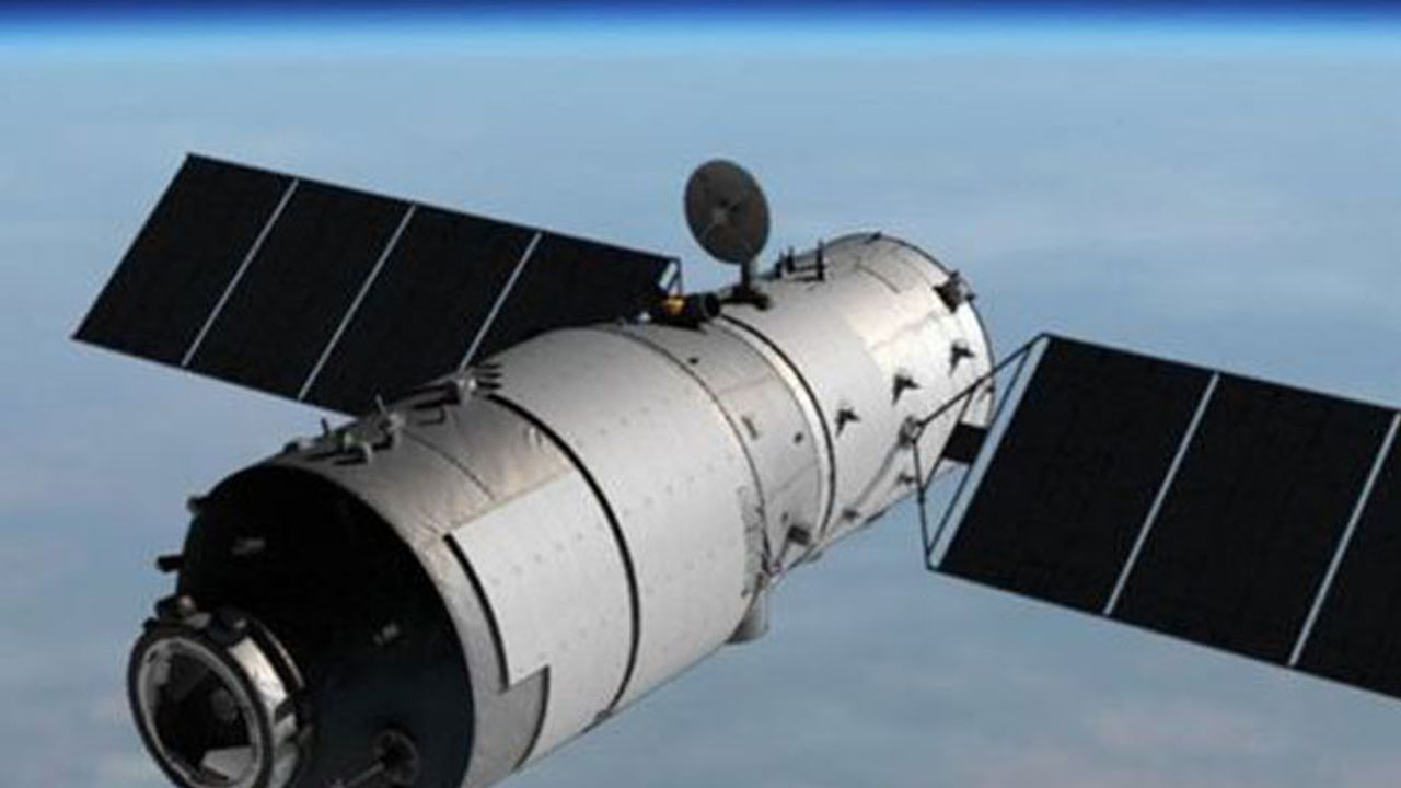 Çin'in kontrolden çıkan uzay aracı Dünya'ya Pazartesi günü düşecek
