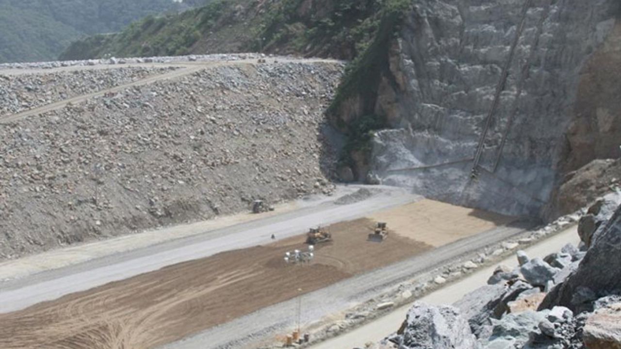 Kolombiya'da baraj inşaatında göçük: 5 bin kişi tahliye edildi