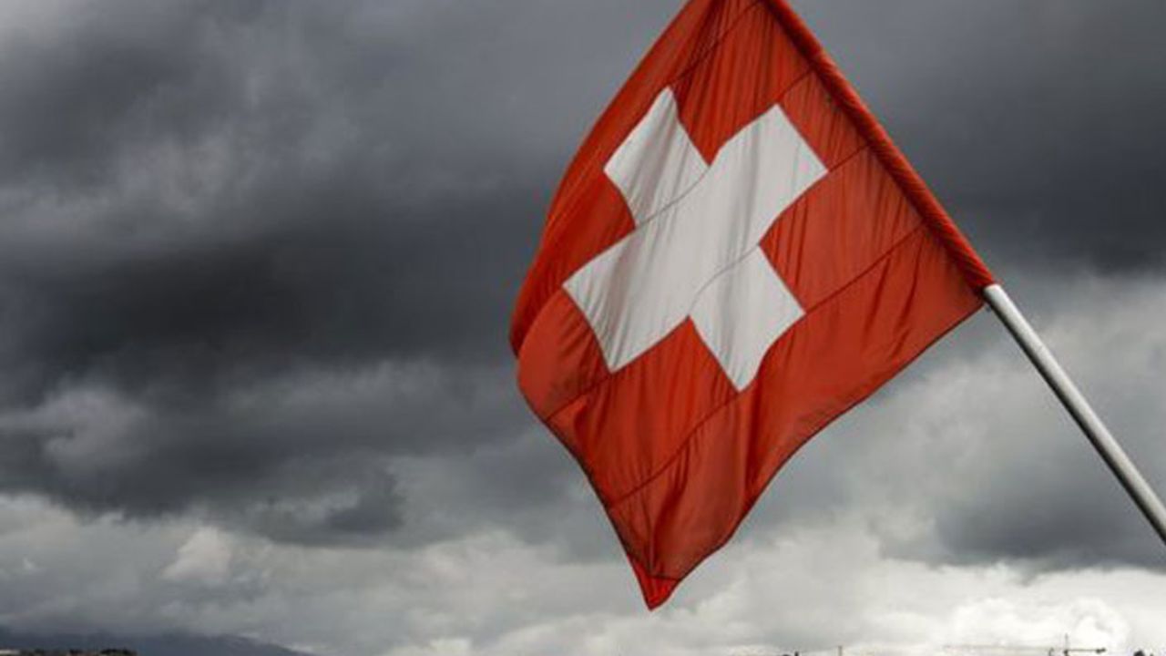 İsviçre’de el sıkışmayı reddeden Müslüman çifte vatandaşlık verilmedi