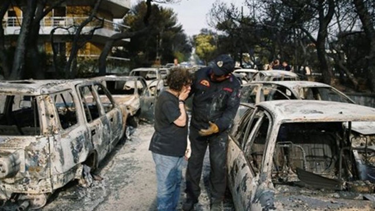 Yunanistan'da yangın faciası istifa getirdi