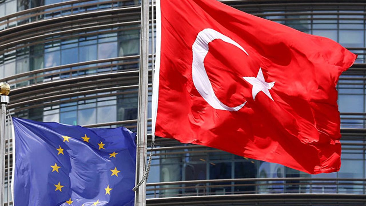 AB Komisyonu: Türkiye ile müzakerelerin sürmesinden yanayız