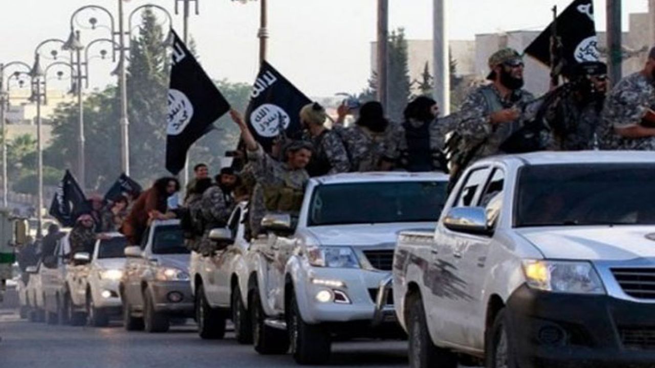 Suriye ordusu IŞİD'i çölde vurdu