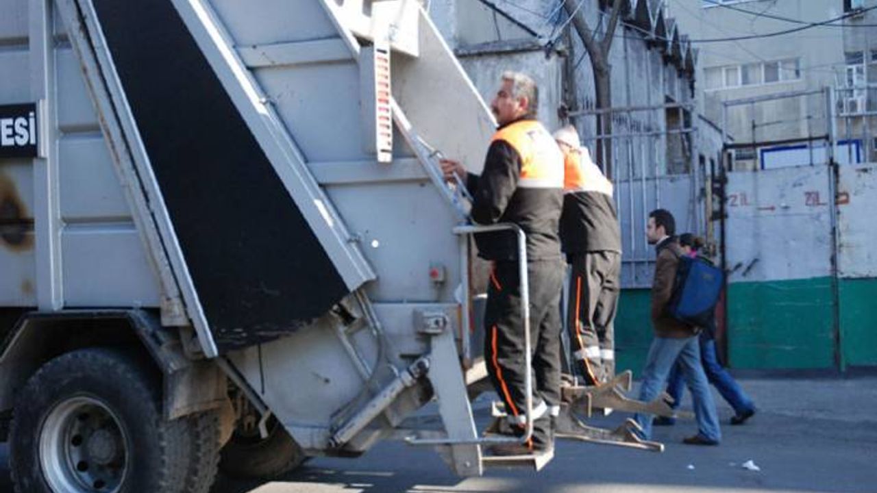 AKP'li belediye, Ülkü Ocakları başkanlarını temizlik görevlisi yaptı