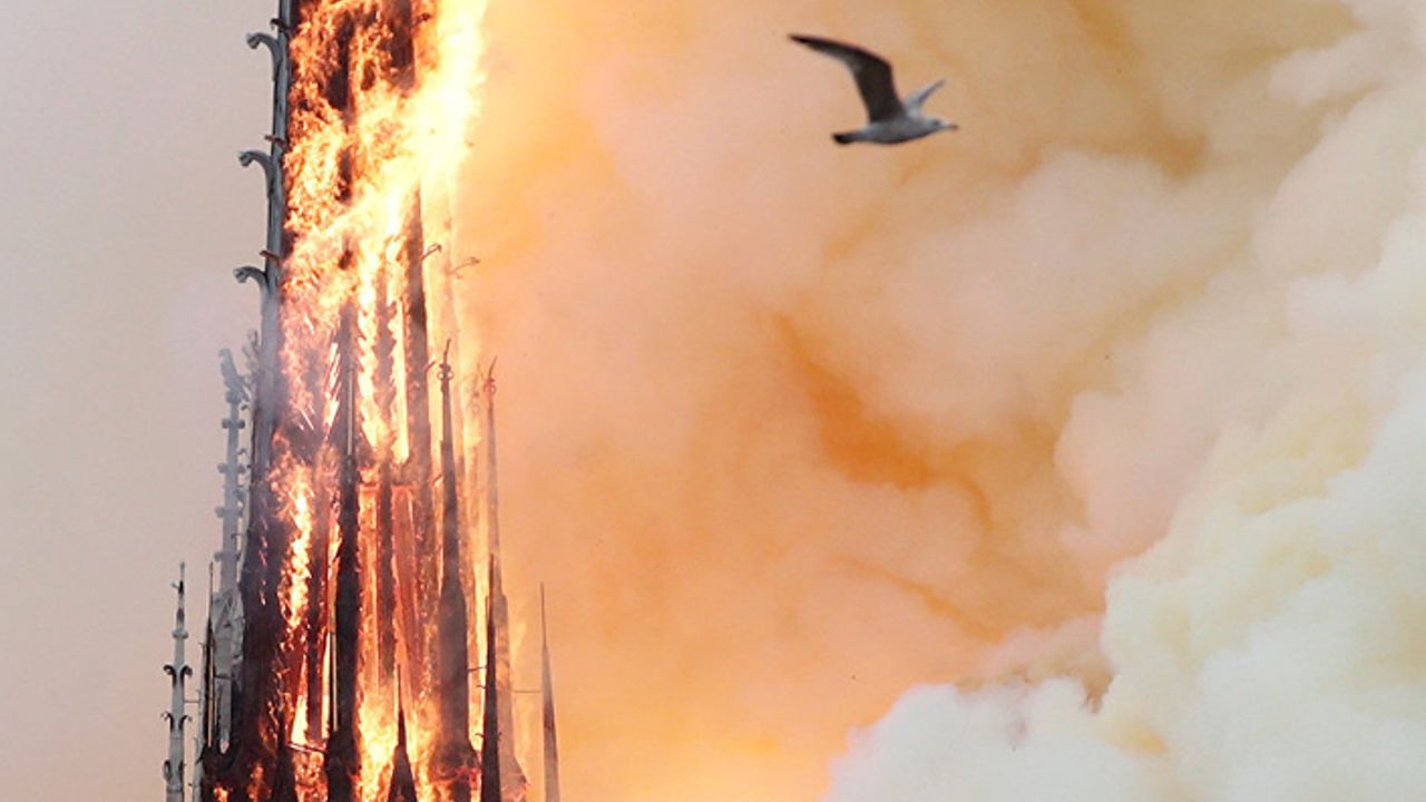 Notre-Dame: Victor Hugo'nun kahramanları yanarken