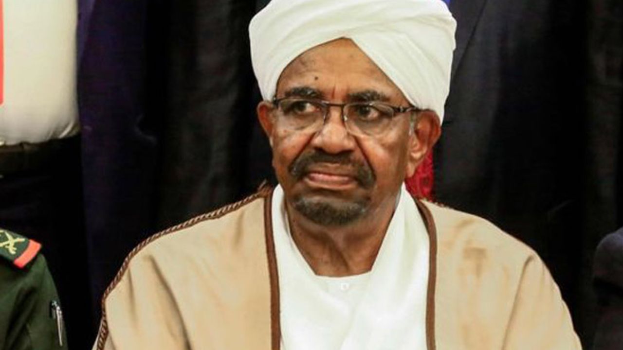 Sudan'ın darbeyle gelip darbeyle giden 30 yıllık devlet başkanı
