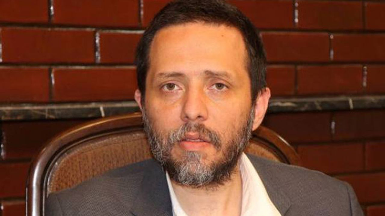 KHK’yle ihraç edilen 'Barış Bildirisi' imzacısı akademisyenin şimdi de ruhsatının iptali için dava açıldı