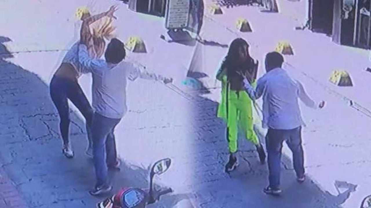 Beyoğlu'nda iki kadın sokak ortasında darp edildi