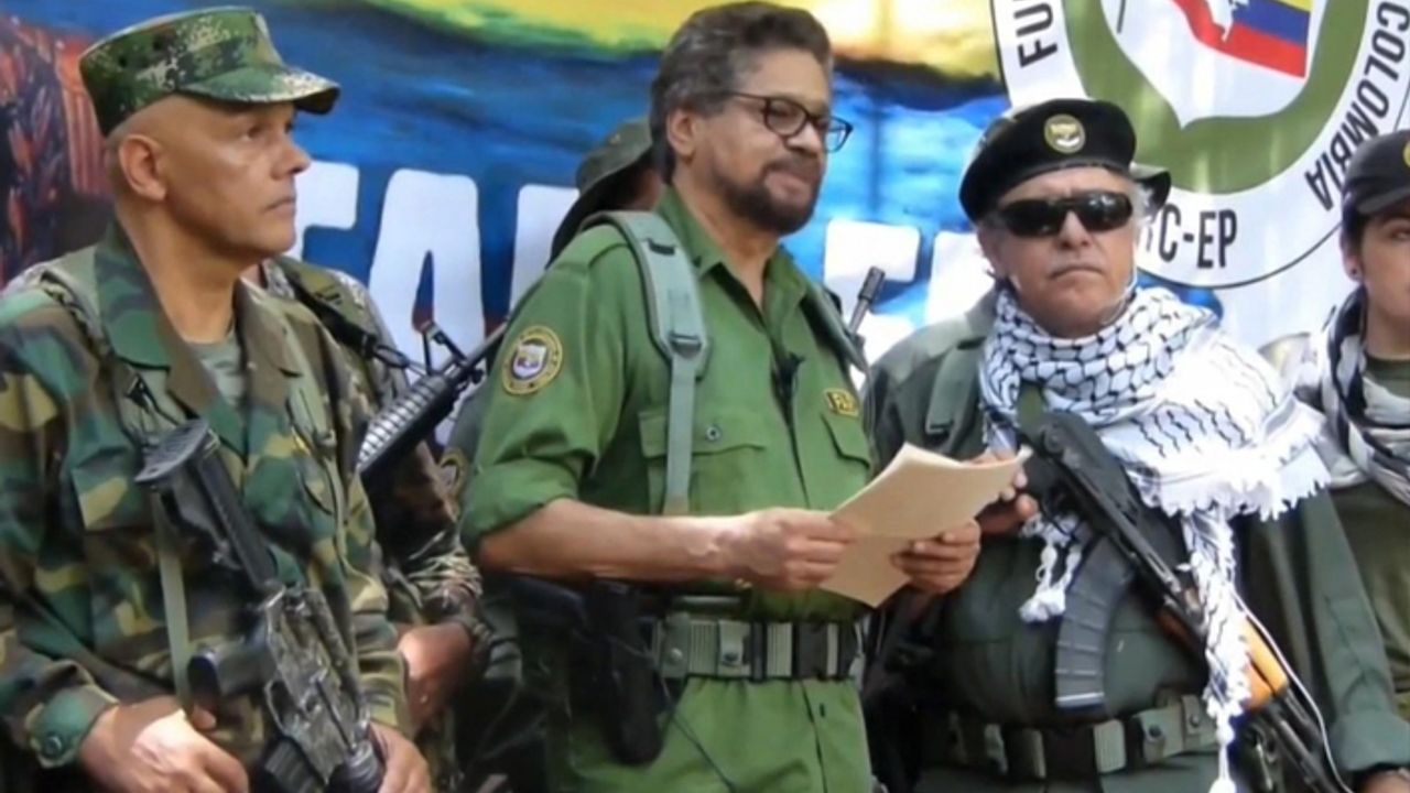 FARC'ın eski komutanından silahlanma açıklaması