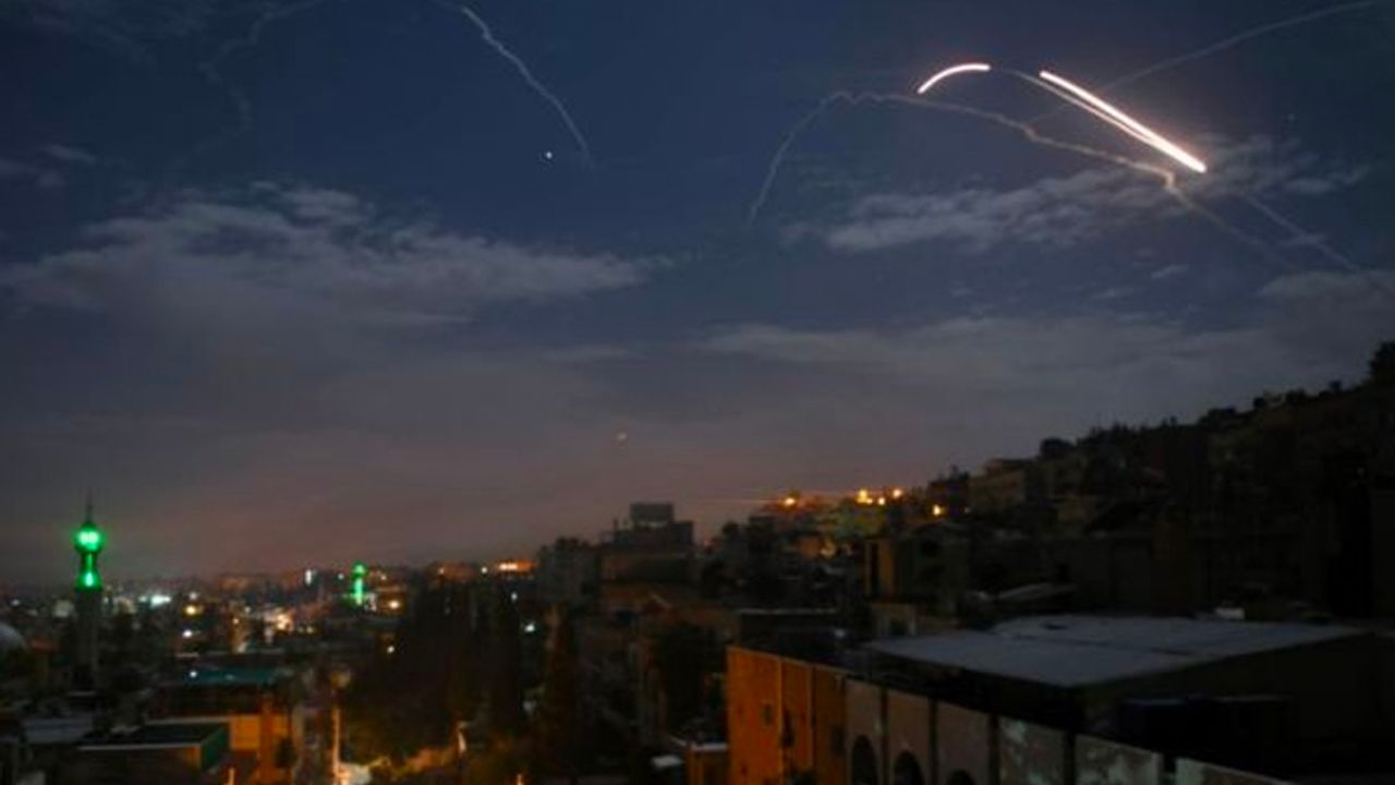 İsrail Suriye'deki İran hedeflerini vurduğunu açıkladı