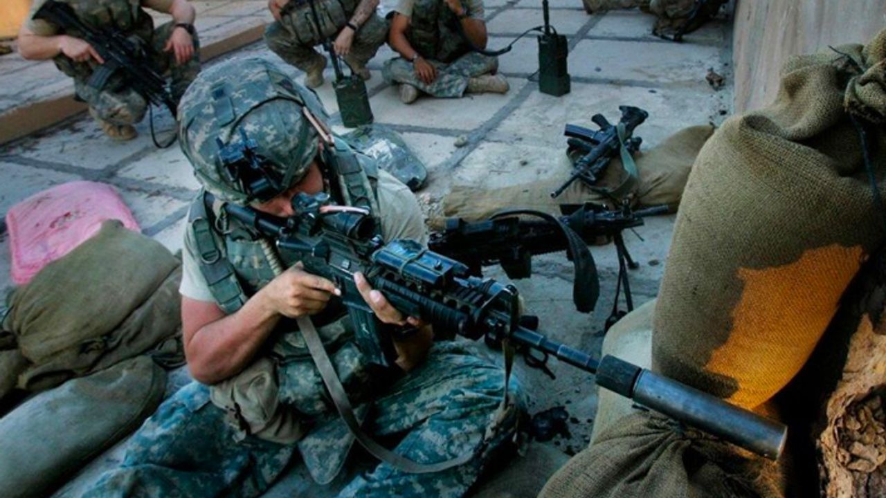 Kerkük'te ABD askerlerinin de bulunduğu askeri üsse füze saldırısı