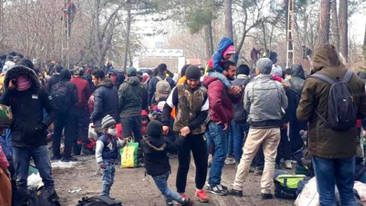 Hollanda'dan Türkiye'ye mülteci tepkisi: İnsanlar siyasi mücadele aracı olarak kullanılmamalı