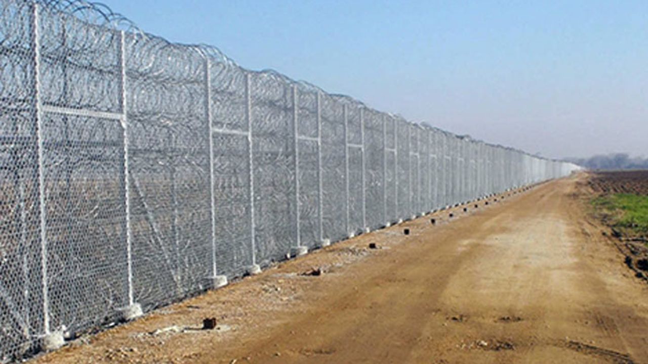 Türkiye Avrupa’ya açtığı sınırları korona virüs nedeniyle kapatıyor